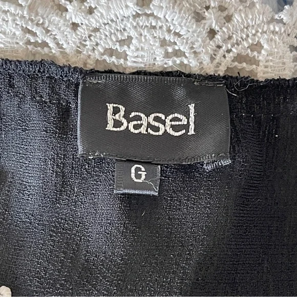 Black & White Lace Yoke Blouse Gathered Peplum Silhouette Victorian Vibes XS - Picture 7 of 8